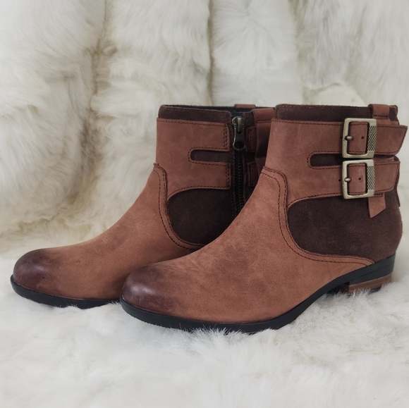 Sorel Lolla Bootie in Buffalo and Dark Brown. Excellent like new condition. - Picture 2 of 7